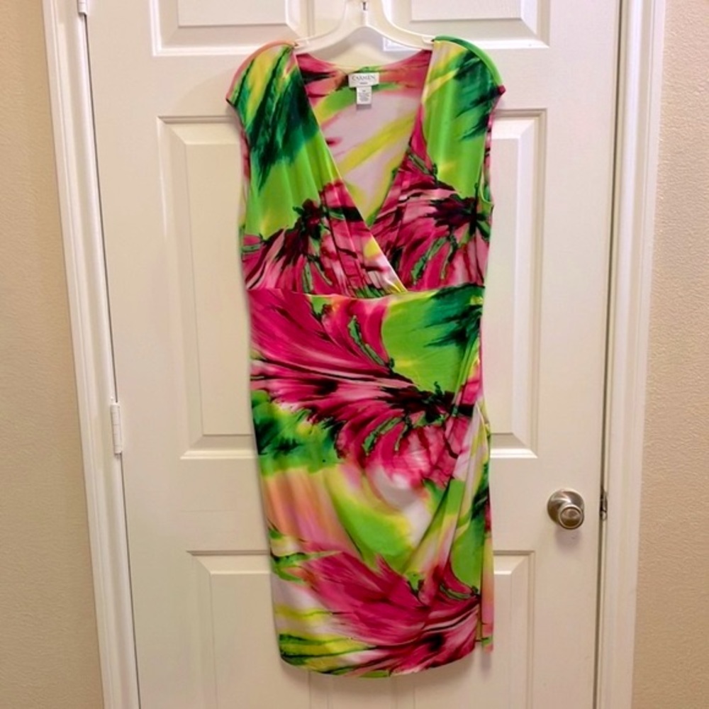 Carmen Marc Valvo Short-sleeve Tropical Print Surplice Neckline Size 0X